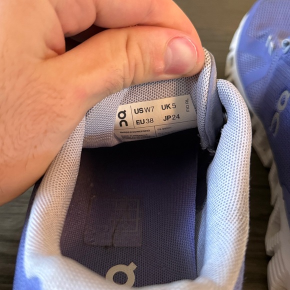 On Cloud 5 - Picture 5 of 6